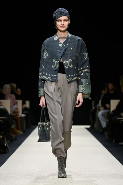 Look 35